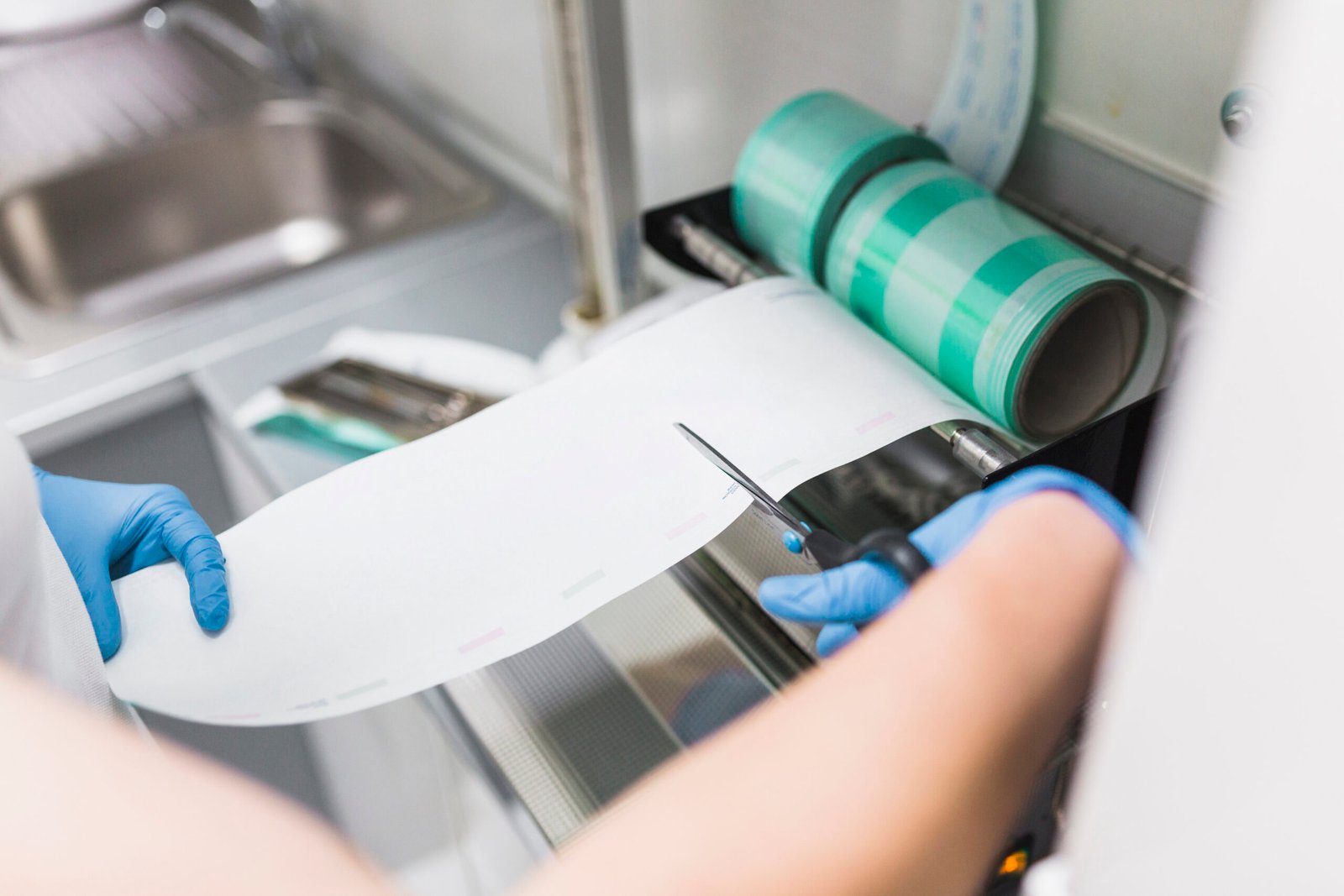 cutting-plastic-from-pouch